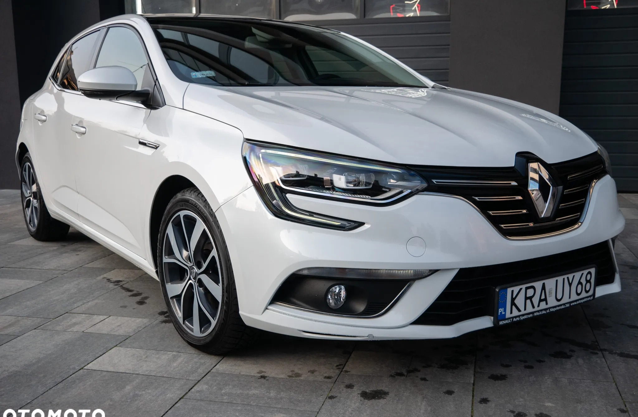 Renault Megane cena 55000 przebieg: 80000, rok produkcji 2016 z Kraków małe 497